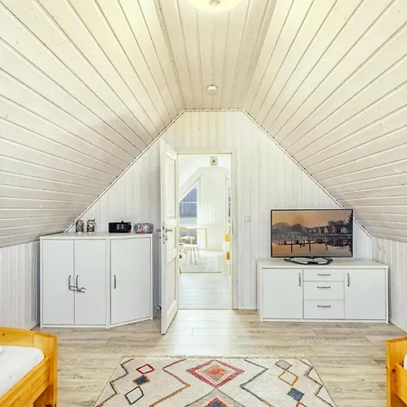 Holiday home Beautiful In With Kitchen Zerpenschleuse
