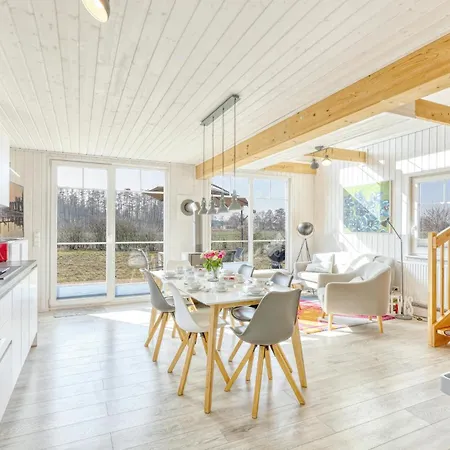 Beautiful In With Kitchen Holiday home *