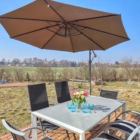 Beautiful In With Kitchen Holiday home