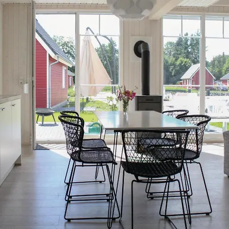 Two-bedroom Holiday In * Zerpenschleuse